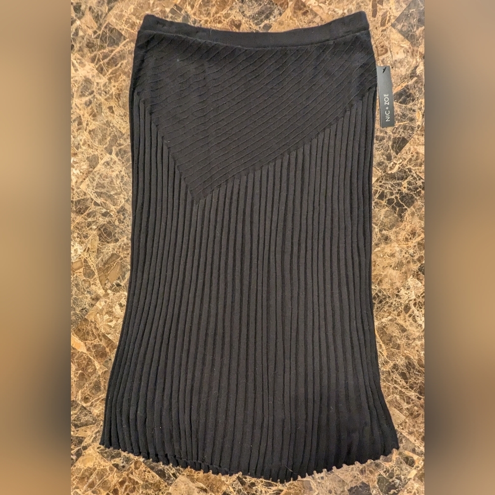 Nic + Zoe Black Skirt
